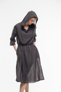 Dress with hood with elastic